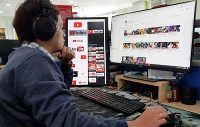 Kiếm tiền tỉ, các YouTuber đóng thuế bao nhiêu? Kiếm tiền tỉ, các YouTuber đóng thuế bao nhiêu?