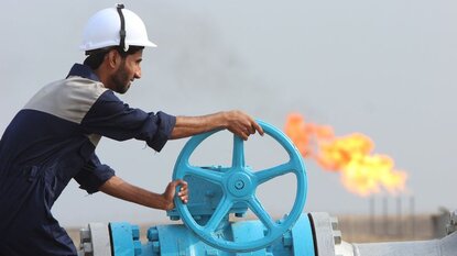 Dầu phiên Mỹ giảm hơn 1% sau khi hoạt động sản xuất của Saudi trở lại bình thường