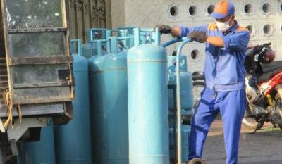 Gas tăng giá sốc 42,000 đồng/bình 12 kg từ ngày 1-10